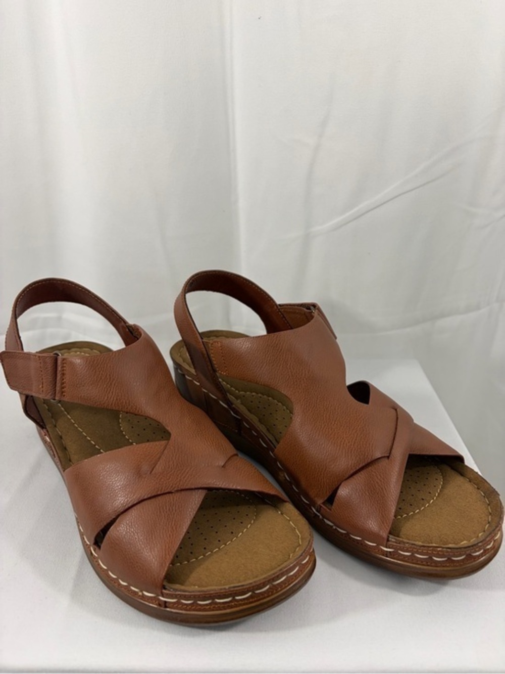 NWT Easy Street Women’s Size 9.5 Brown Comfort Wedge Sandals